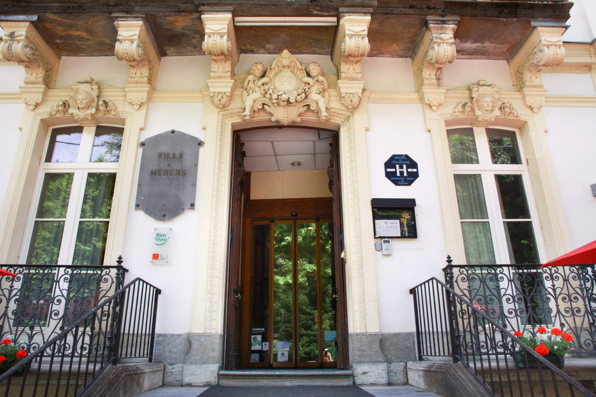 Entrée de l'Hôtel Aquitaine