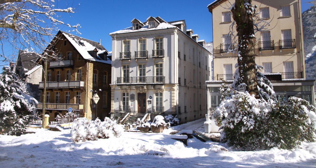 Hôtel Aquitaine sous la neige